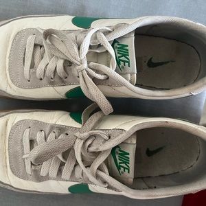 Nike Killshot size 10 with green swoosh